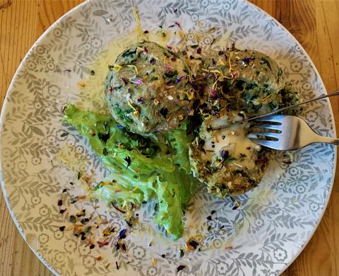 Spinatknödel mit geschmolzenen Käse-Kern - BERGMENSCH®