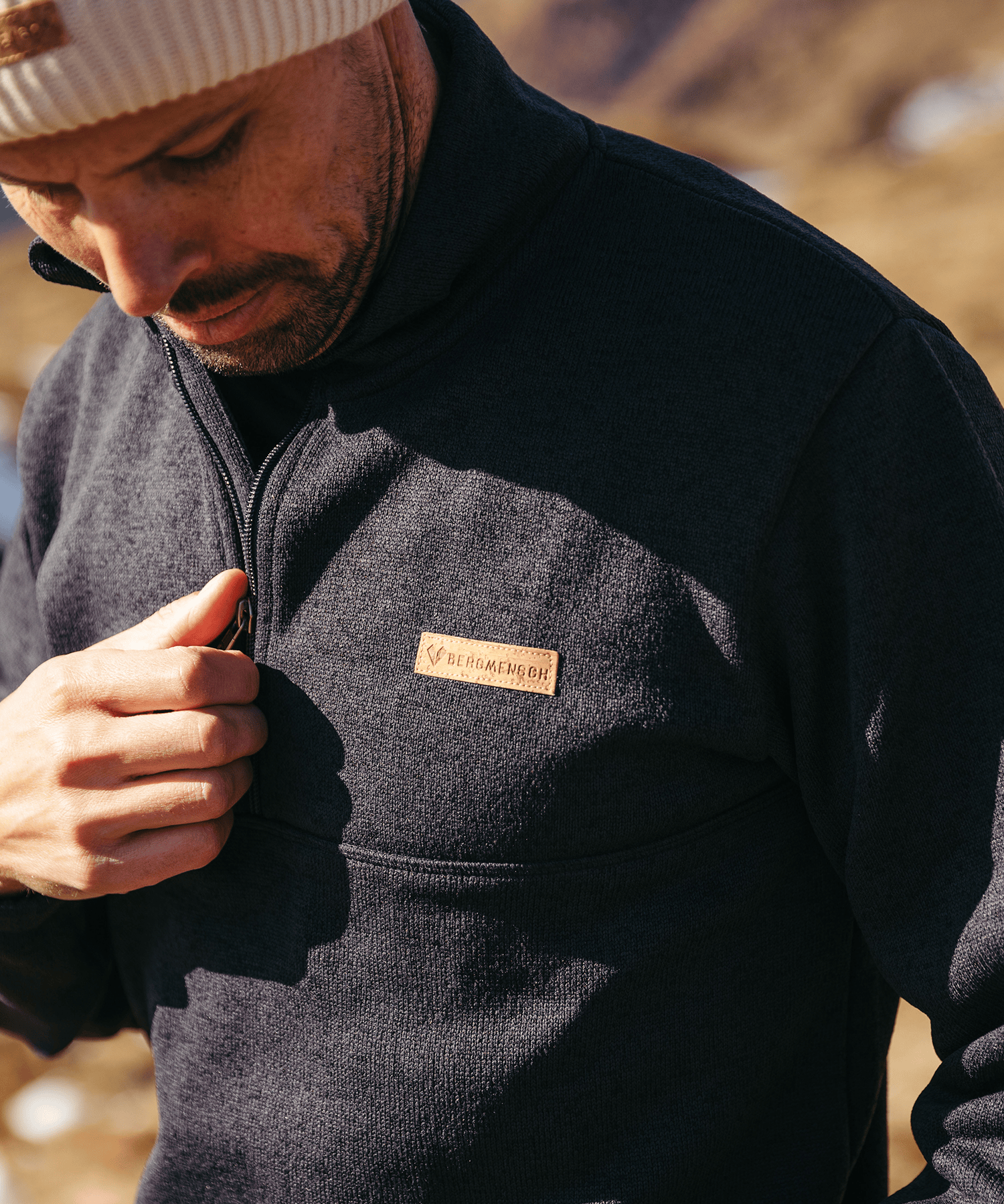 Detailansicht vom BERGMENSCH Herren Half-zip Strickfleece in Schwarz