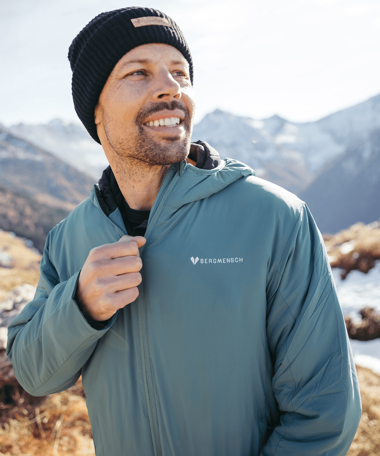 Detailansicht der BERGMENSCH Herren Thermolite Jacke in Deep Lake