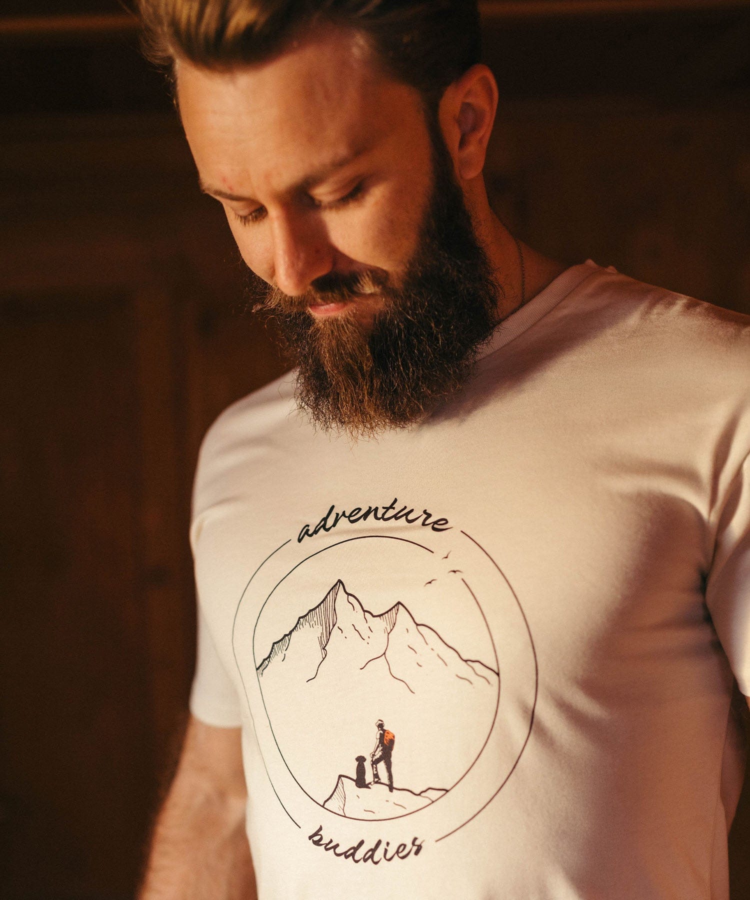 Adventure Buddies - Unisex Premium Organic Shirt von Bergmensch