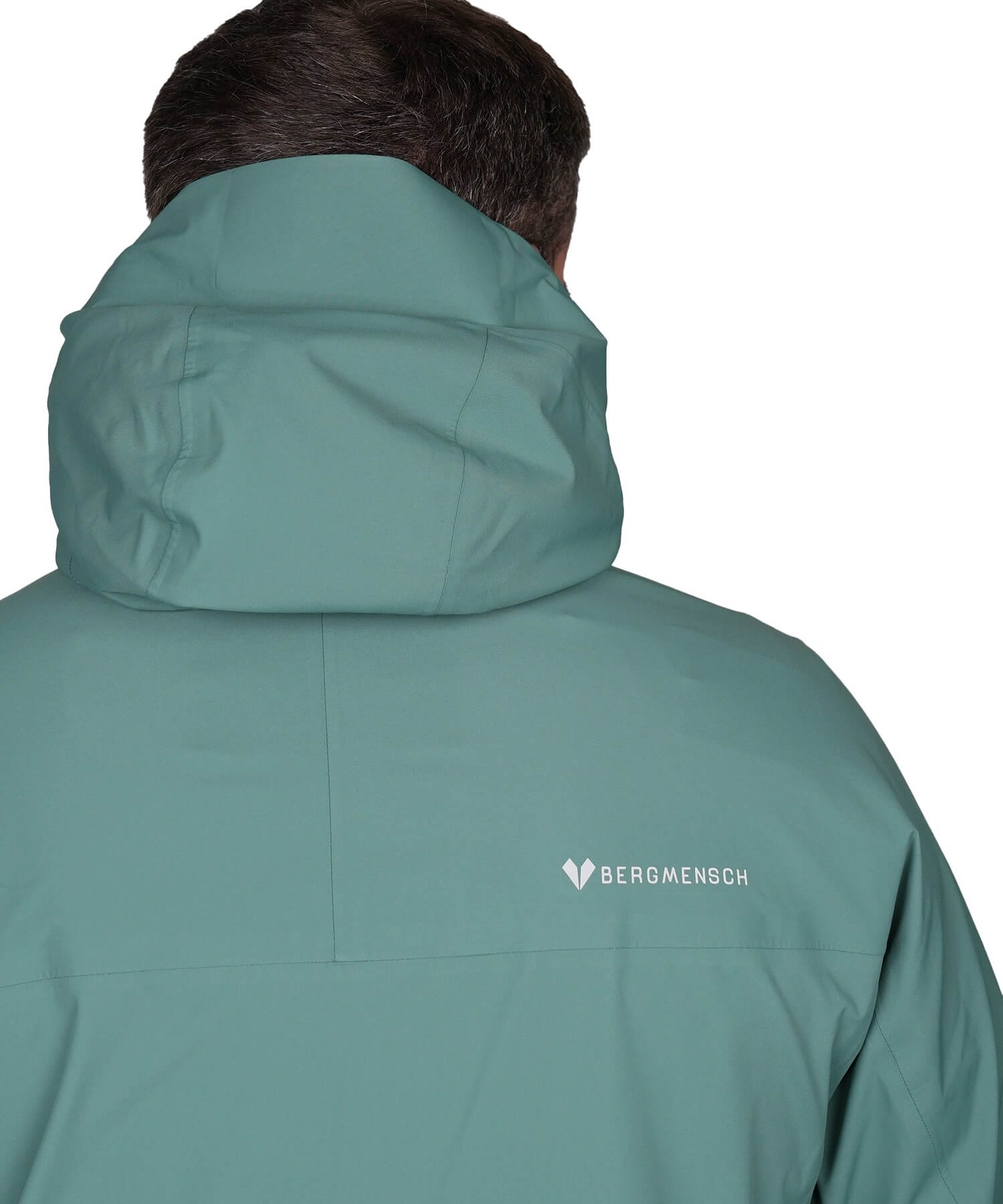 Rückansicht Logo der BERGMENSCH Herren 3-Lagen Regenjacke in der Farbe Deep Lake