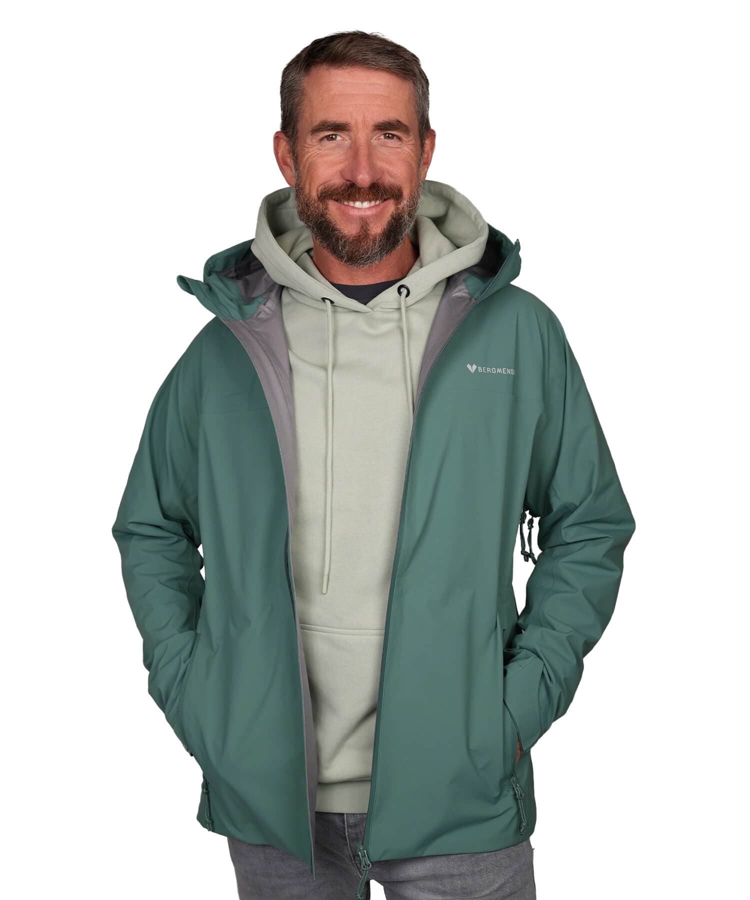 Vorderansicht der BERGMENSCH Herren 3-Lagen Regenjacke in der Farbe Deep Lake