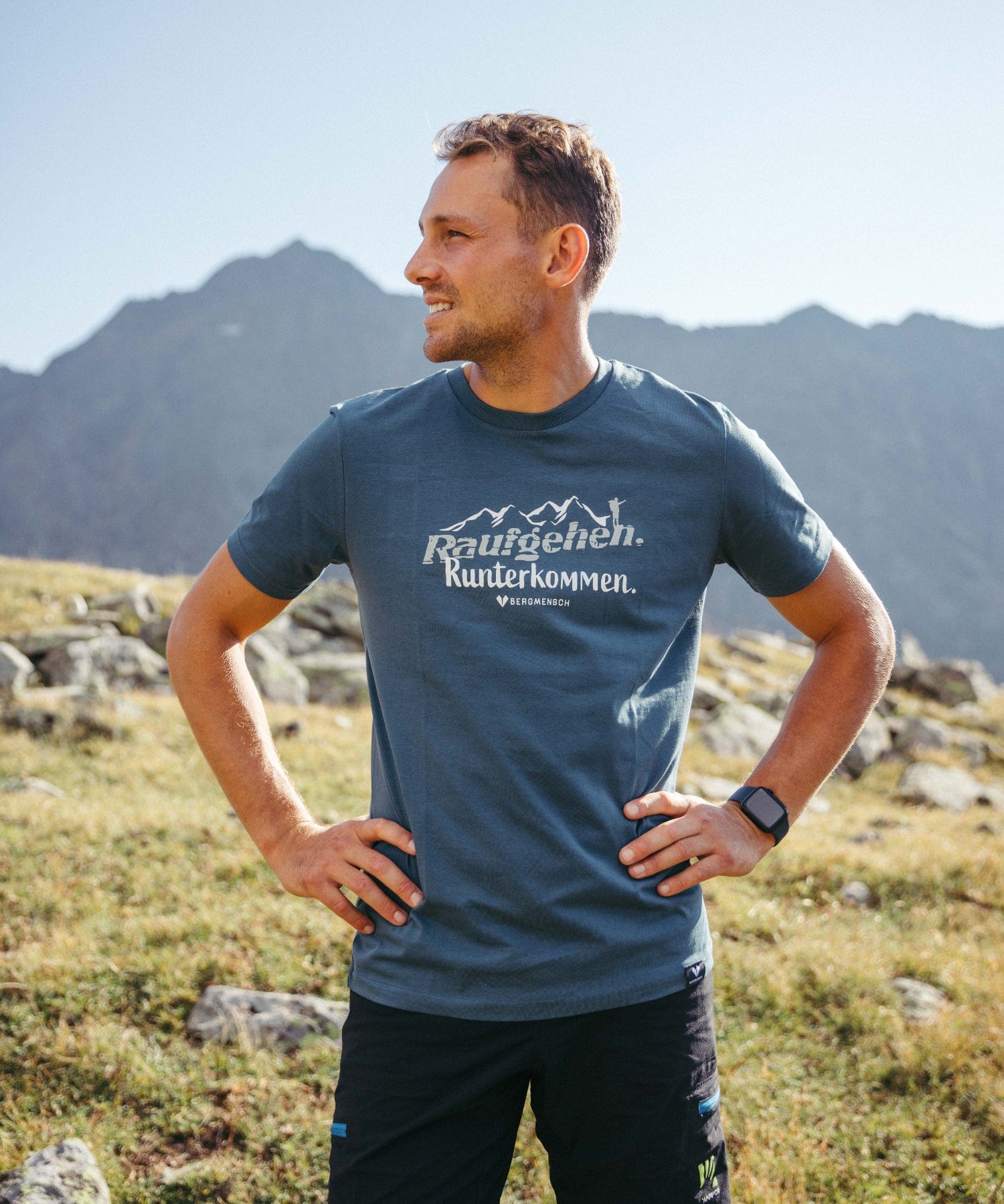 Raufgehen Runterkommen - Unisex Premium Organic Shirt von Bergmensch