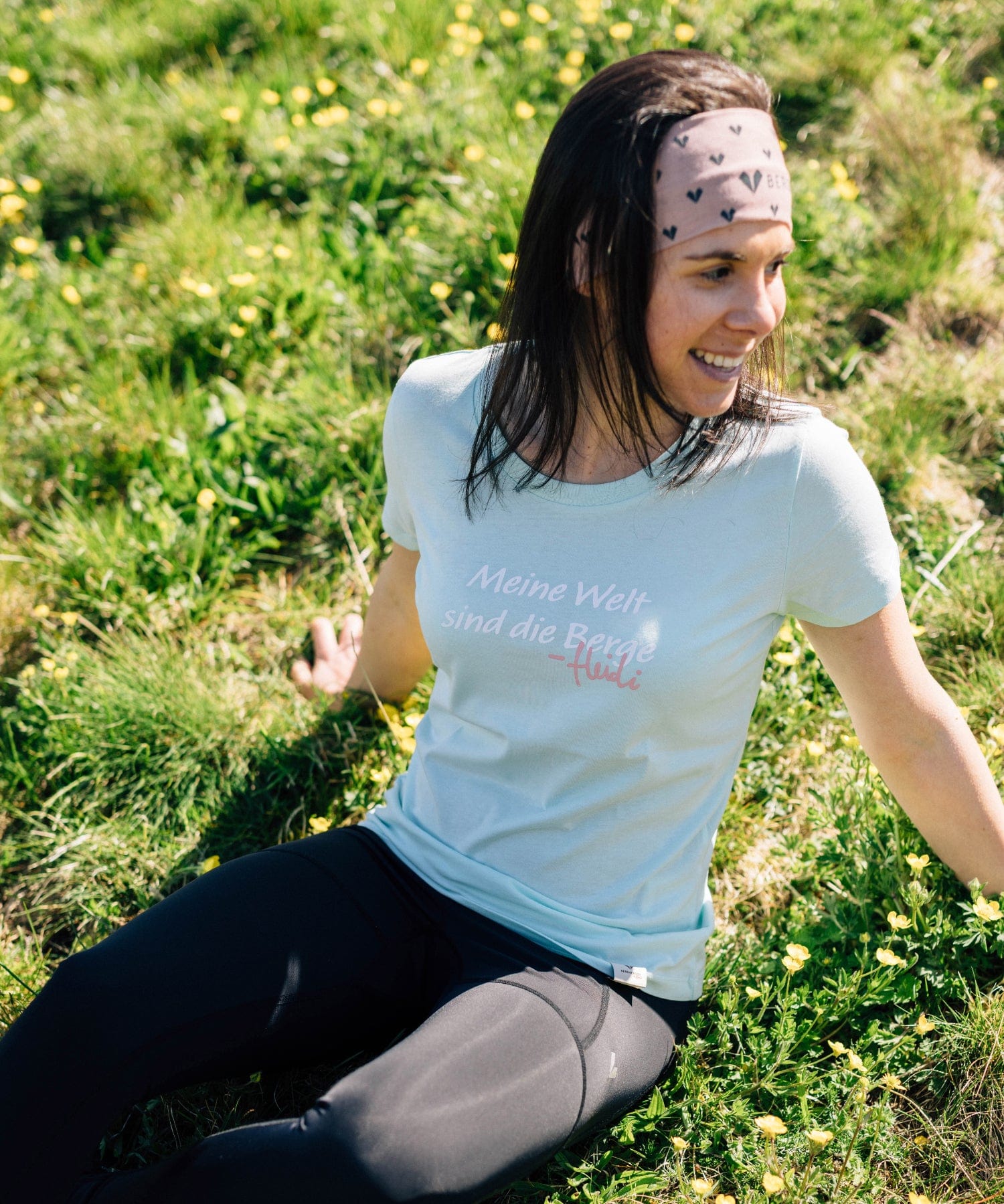 HEIDI - Meine Welt sind die Berge - Damen Premium Organic Shirt von Bergmensch