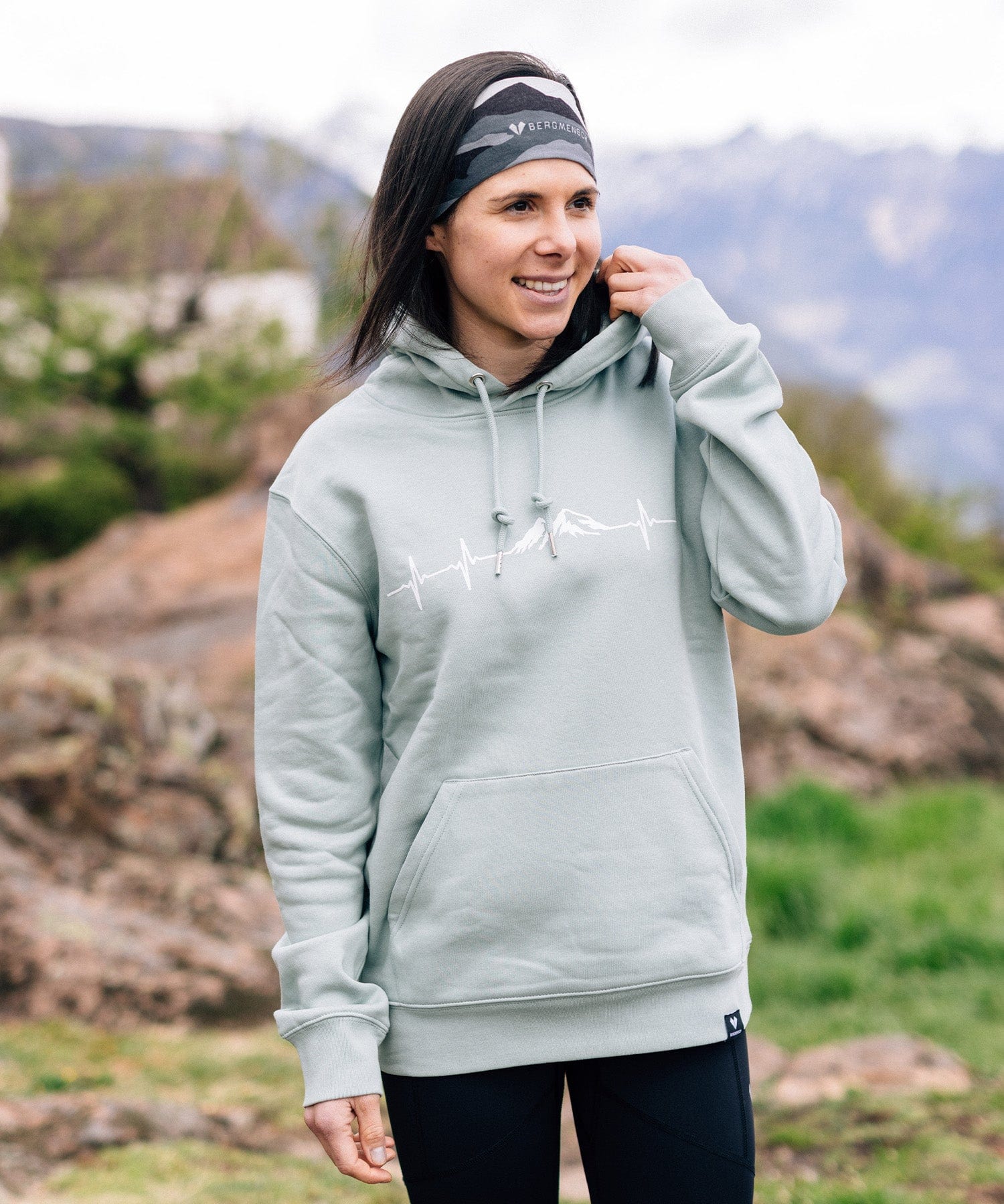 Herzschlag Berge - Unisex Premium Organic Hoodie von Bergmensch