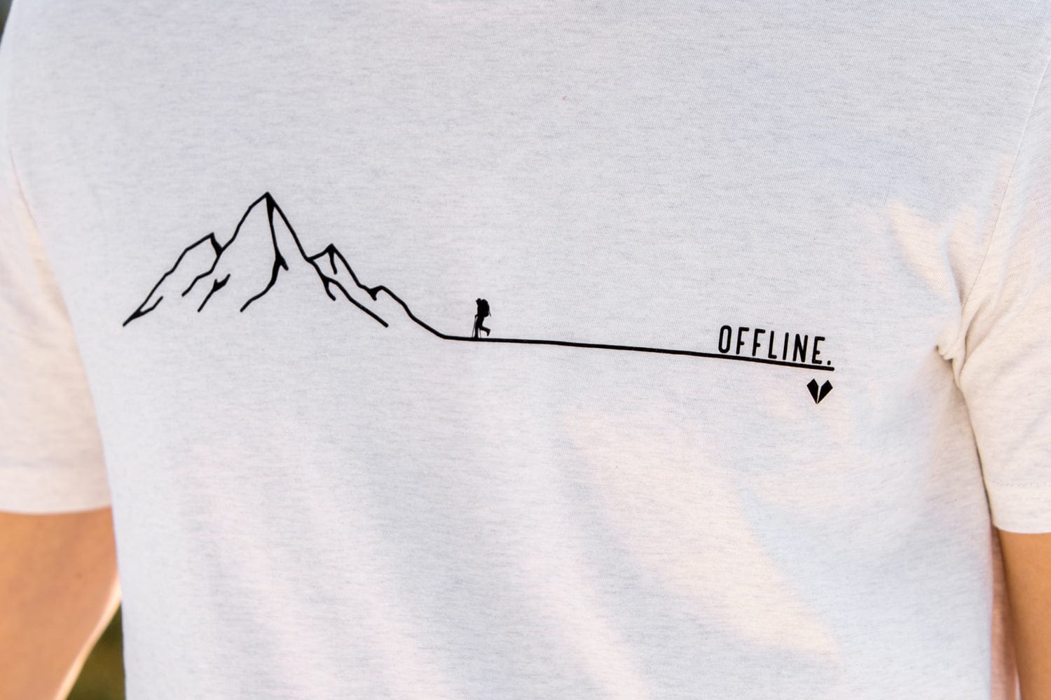 Offline - Unisex Premium Organic Shirt von Bergmensch