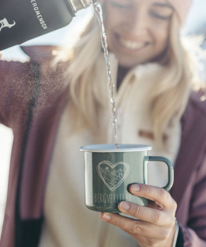 BERGMENSCH® - Emaille Tasse - Bergverliebt