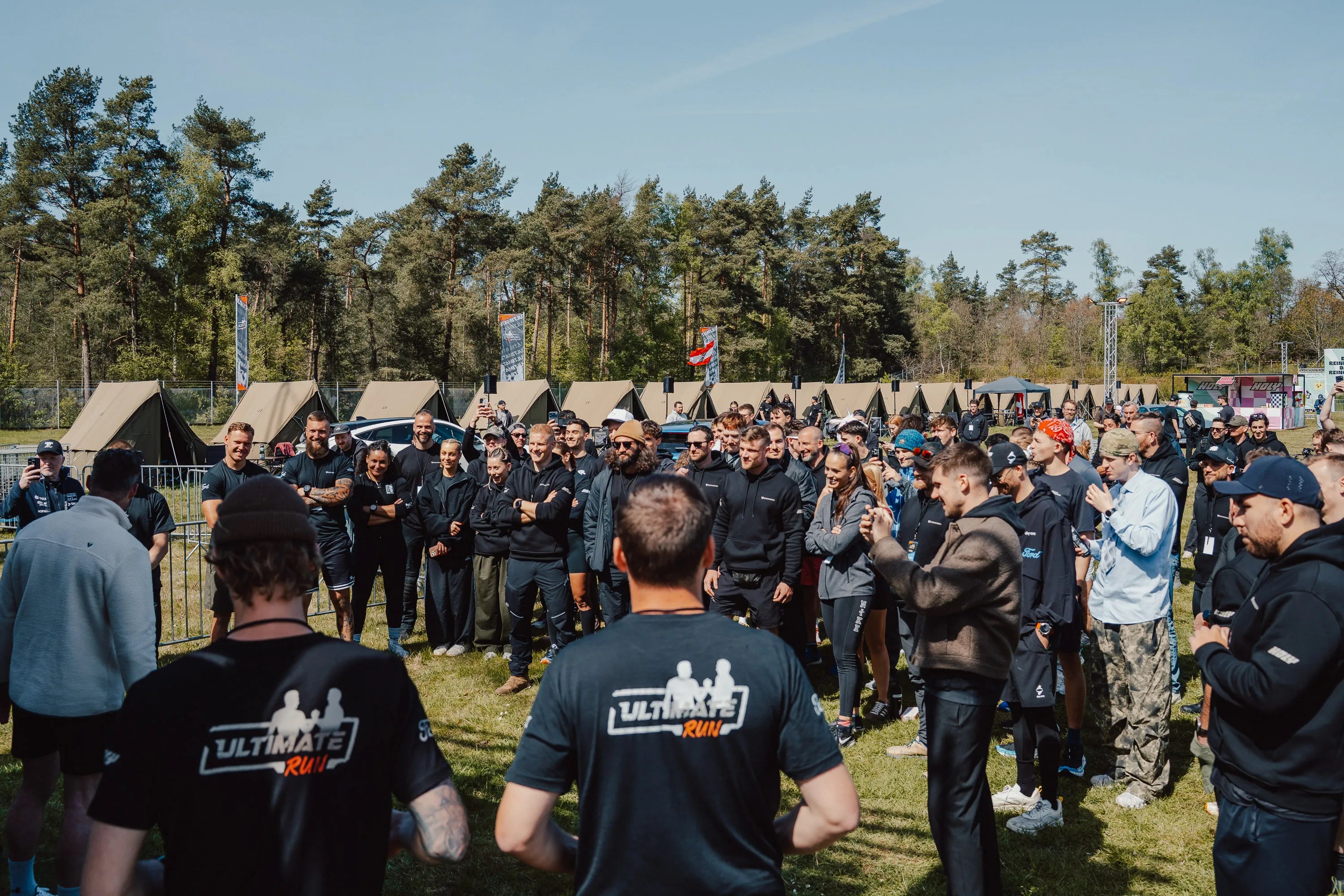 Gruppenbild von der Einfpührung in den Ultimate Run 2026