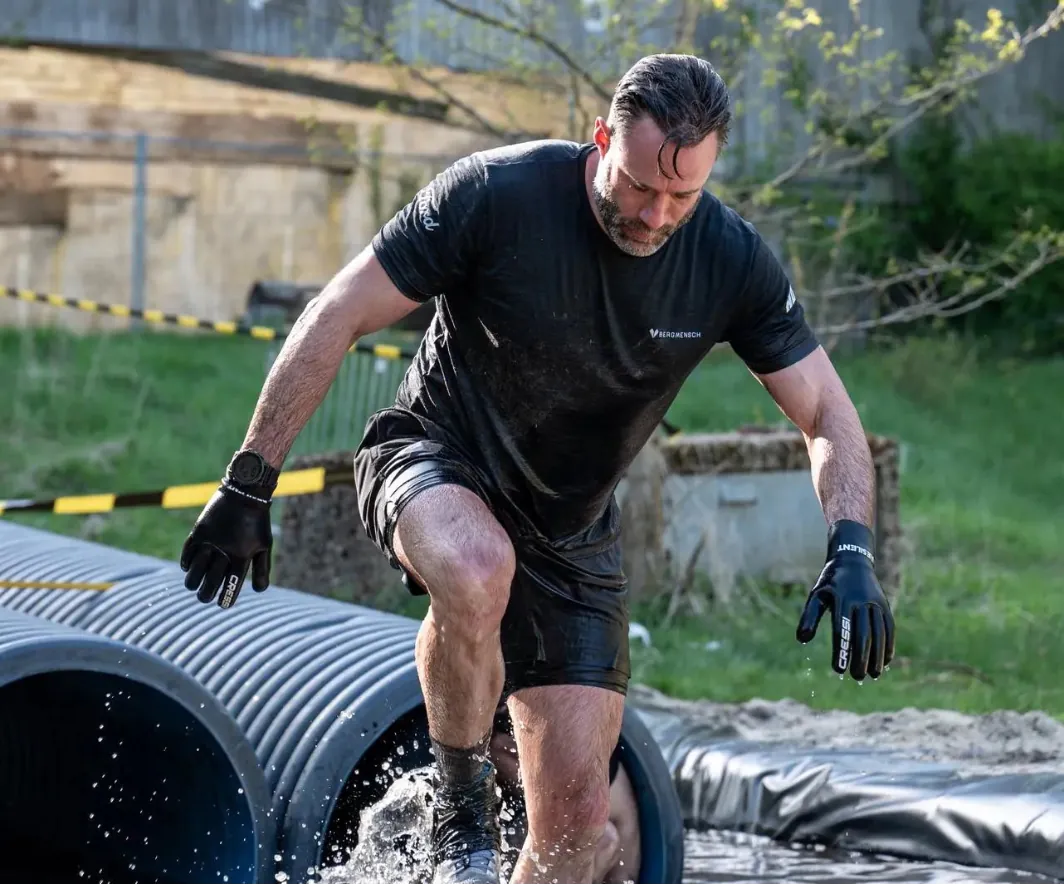 Otto Bulletproof beim Ultimate Run mit dem Merino Shirt von Bergmensch
