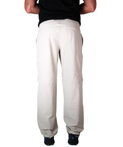 Rückansicht Bergmensch Zip off Hose Herren in Warm Taupe 
