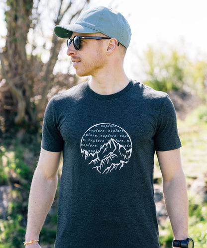 Explore Mountains - Unisex Premium Organic Shirt von Bergmensch