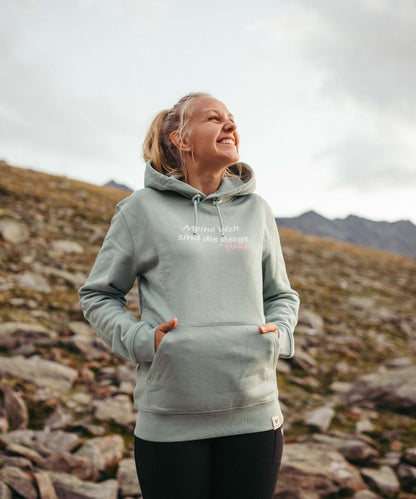 HEIDI - Meine Welt sind die Berge - Unisex Premium Organic Hoodie von Bergmensch