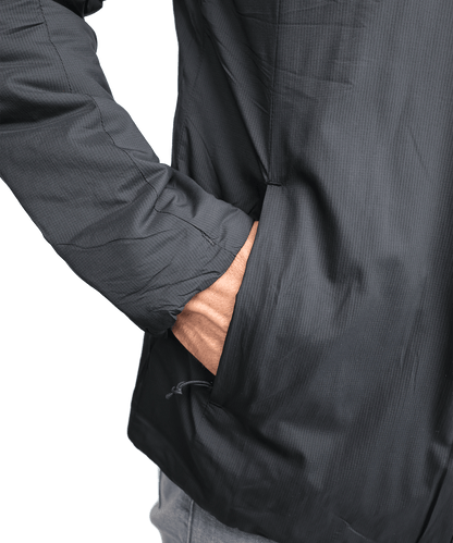 Detailbild der BERGMENSCH Herren Thermolite Jacke in schwarz