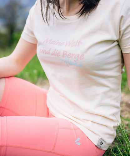 HEIDI - Meine Welt sind die Berge - Damen Premium Organic Shirt von Bergmensch